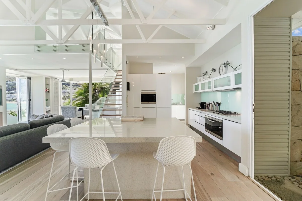 Open-plan dining area at Bungalow 69