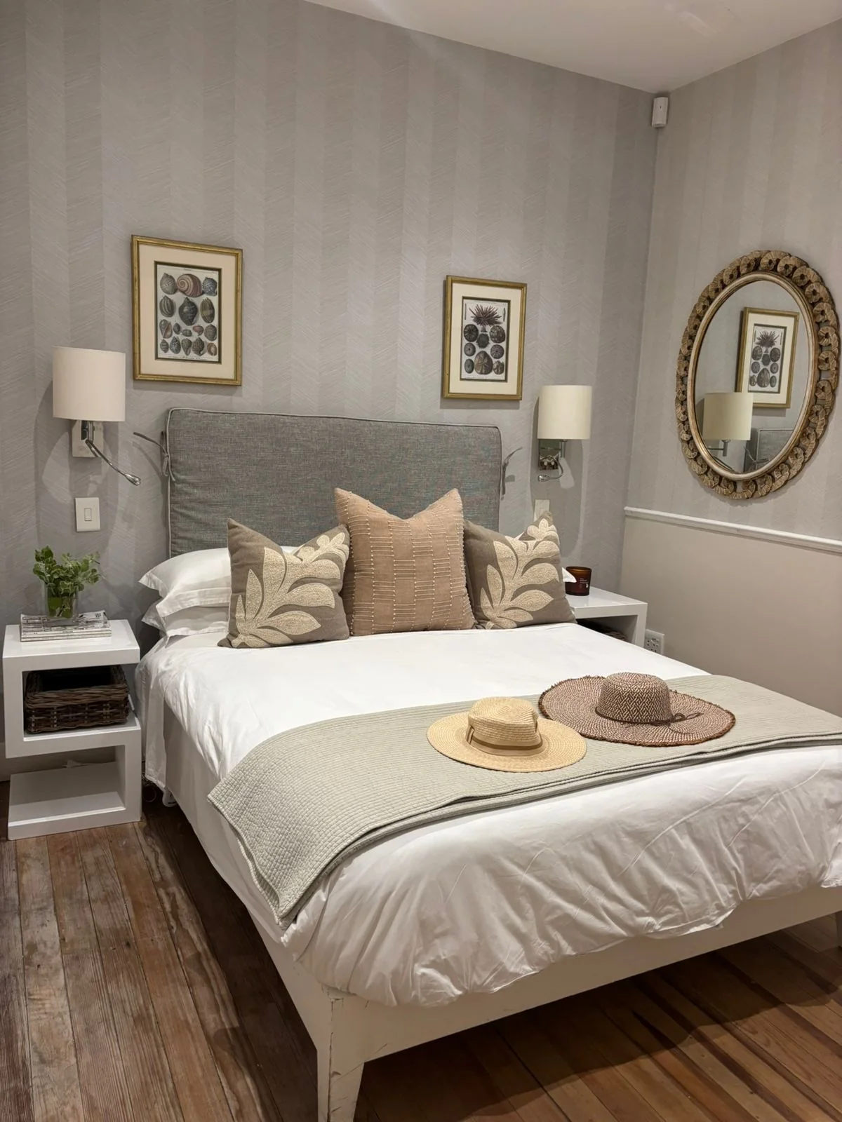 Calm guest bedroom at Bungalow 69